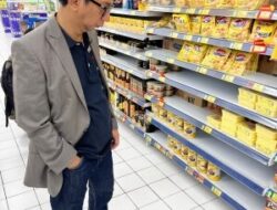 Pj. Gubernur Memantau Langsung Harga Sembako di Hypermart, Lippo Plaza Kupang