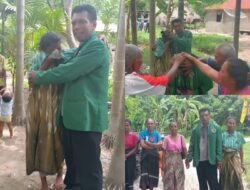 Di Desa Lakulo-Malaka Ponsianus Disambut Deraian Air Mata Mama Lon, Bukti Dukungan Tulus