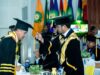 Bahas AI sebagai “Akal Imitasi”, Rektor Undana Lepas 800 Wisudawan Sesi I Berfilosofi Pion Catur